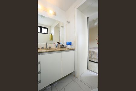 Apartamento à venda com 123m², 3 quartos e 3 vagasBanheiro da Suíte