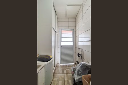 Apartamento à venda com 112m², 3 quartos e 2 vagas Apartamento à venda com 112m², 3 quartos e 2 vagasLavanderia 2