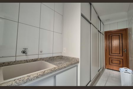 Apartamento à venda com 112m², 3 quartos e 2 vagas Apartamento à venda com 112m², 3 quartos e 2 vagasLavanderia
