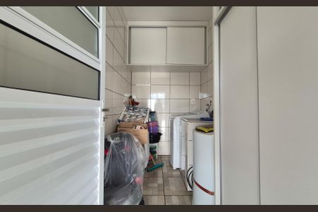 Apartamento à venda com 112m², 3 quartos e 2 vagas Apartamento à venda com 112m², 3 quartos e 2 vagasLavanderia 2