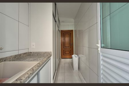 Apartamento à venda com 112m², 3 quartos e 2 vagas Apartamento à venda com 112m², 3 quartos e 2 vagasLavanderia