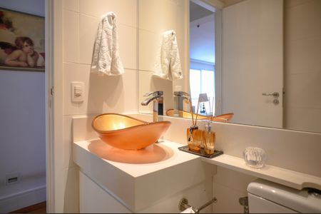 Apartamento à venda com 110m², 3 quartos e 3 vagas Apartamento à venda com 110m², 3 quartos e 3 vagasBanheiro Social