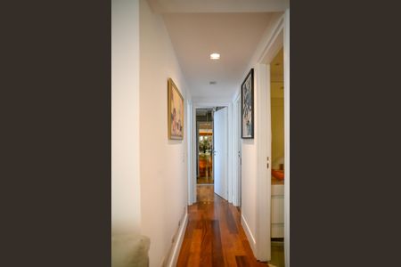 Apartamento à venda com 110m², 3 quartos e 3 vagas Apartamento à venda com 110m², 3 quartos e 3 vagasCorredor