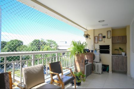 Apartamento à venda com 110m², 3 quartos e 3 vagas Apartamento à venda com 110m², 3 quartos e 3 vagasVaranda