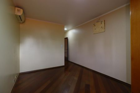 Casa à venda com 202m², 3 quartos e 4 vagasSuíte