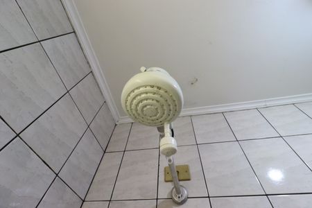 Casa à venda com 202m², 3 quartos e 4 vagasBanheiro de Serviço - Chuveiro