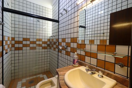 Casa à venda com 202m², 3 quartos e 4 vagasBanheiro da Suíte