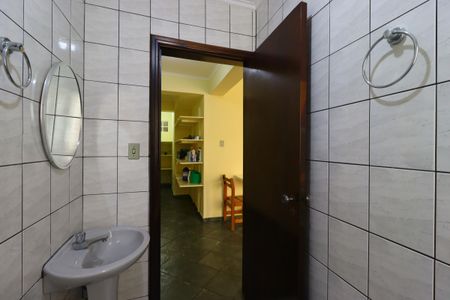 Casa à venda com 202m², 3 quartos e 4 vagasBanheiro de Serviço