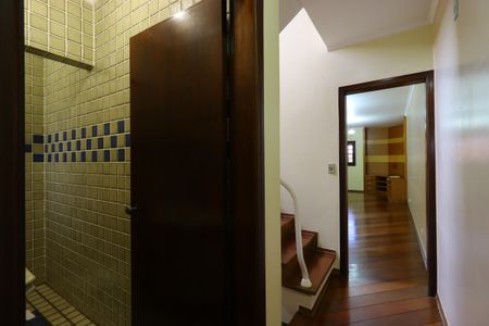 Casa à venda com 202m², 3 quartos e 4 vagasCorredor piso inferior