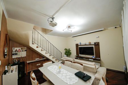 Casa à venda com 97m², 2 quartos e 2 vagas Casa à venda com 97m², 2 quartos e 2 vagasSala