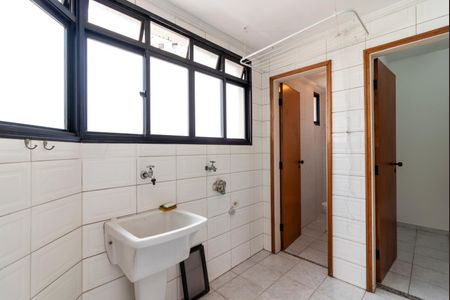 Apartamento para alugar com 130m², 3 quartos e 2 vagas Apartamento para alugar com 130m², 3 quartos e 2 vagasÁrea de Serviço