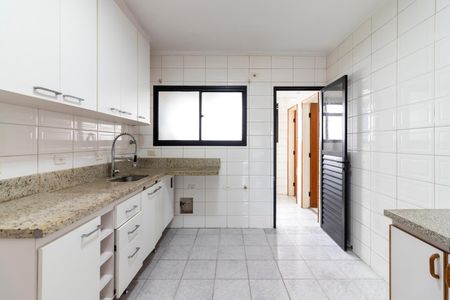Apartamento para alugar com 130m², 3 quartos e 2 vagas Apartamento para alugar com 130m², 3 quartos e 2 vagasCozinha