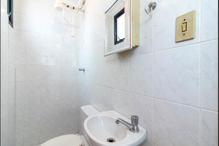 Apartamento para alugar com 130m², 3 quartos e 2 vagas Apartamento para alugar com 130m², 3 quartos e 2 vagasBanheiro de Serviço