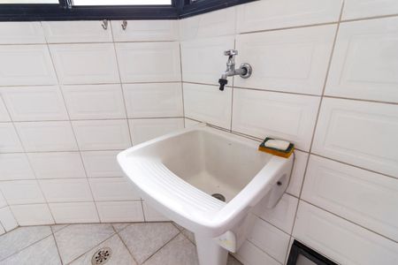 Apartamento para alugar com 130m², 3 quartos e 2 vagas Apartamento para alugar com 130m², 3 quartos e 2 vagasÁrea de Serviço