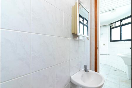 Apartamento para alugar com 130m², 3 quartos e 2 vagas Apartamento para alugar com 130m², 3 quartos e 2 vagasBanheiro de Serviço