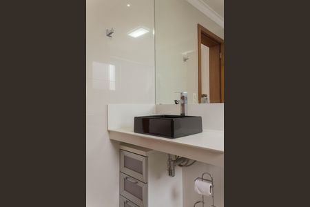 Casa à venda com 399m², 4 quartos e 6 vagas Casa à venda com 399m², 4 quartos e 6 vagasBanheiro da Suíte 1