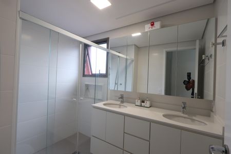 Apartamento à venda com 120m², 3 quartos e 2 vagasBanheiro da Suíte 1