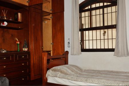 Casa à venda com 300m², 3 quartos e 5 vagas Casa à venda com 300m², 3 quartos e 5 vagasQuarto 01