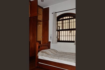 Casa à venda com 300m², 3 quartos e 5 vagas Casa à venda com 300m², 3 quartos e 5 vagasQuarto 01