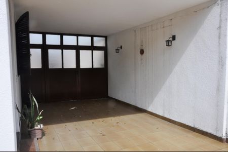 Casa à venda com 300m², 3 quartos e 5 vagas Casa à venda com 300m², 3 quartos e 5 vagasGaragem