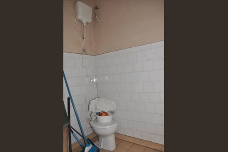 Casa à venda com 300m², 3 quartos e 5 vagas Casa à venda com 300m², 3 quartos e 5 vagasBanheiro de Serviço