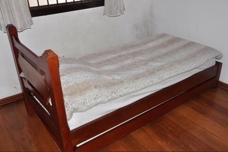 Casa à venda com 300m², 3 quartos e 5 vagas Casa à venda com 300m², 3 quartos e 5 vagasQuarto 01