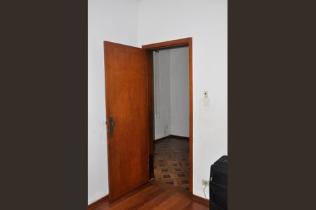 Casa à venda com 300m², 3 quartos e 5 vagas Casa à venda com 300m², 3 quartos e 5 vagasQuarto 01