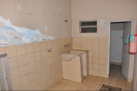 Casa à venda com 300m², 3 quartos e 5 vagas Casa à venda com 300m², 3 quartos e 5 vagas Área de Serviço