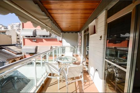 Apartamento à venda com 126m², 3 quartos e 1 vagaSacada/Sala