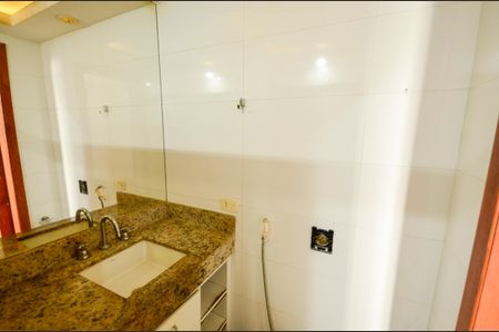 Apartamento à venda com 126m², 3 quartos e 1 vagaBanheiro/Suíte 1