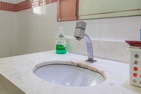 Apartamento à venda com 105m², 4 quartos e 2 vagasBanheiro