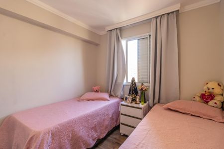 Apartamento à venda com 105m², 4 quartos e 2 vagasQuarto 2