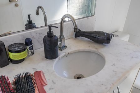 Apartamento à venda com 105m², 4 quartos e 2 vagasBanheiro da Suíte