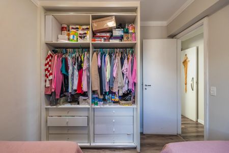 Apartamento à venda com 105m², 4 quartos e 2 vagasQuarto 2