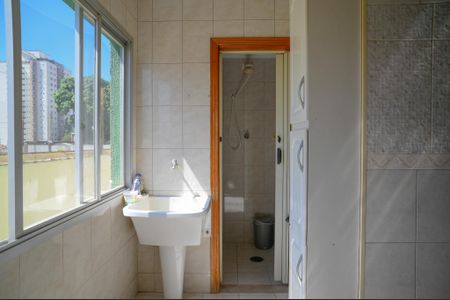 Apartamento à venda com 72m², 2 quartos e 1 vagaÁrea de Serviço