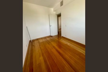 Apartamento à venda com 67m², 3 quartos e 1 vagaQuarto 2