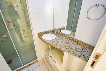 Apartamento à venda com 60m², 2 quartos e 1 vaga Apartamento à venda com 60m², 2 quartos e 1 vagaBanheiro Social