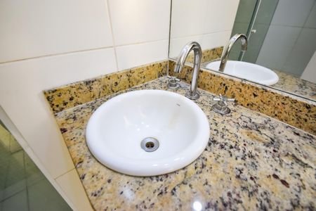 Apartamento à venda com 60m², 2 quartos e 1 vaga Apartamento à venda com 60m², 2 quartos e 1 vagaBanheiro Social