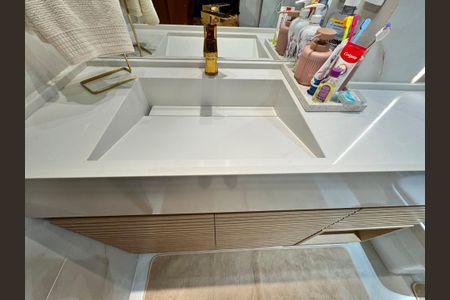 Apartamento à venda com 198m², 3 quartos e 2 vagasSuíte 1 - Banheiro