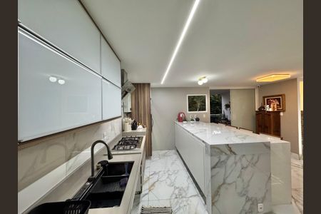 Apartamento à venda com 198m², 3 quartos e 2 vagasCozinha e Área de Serviço