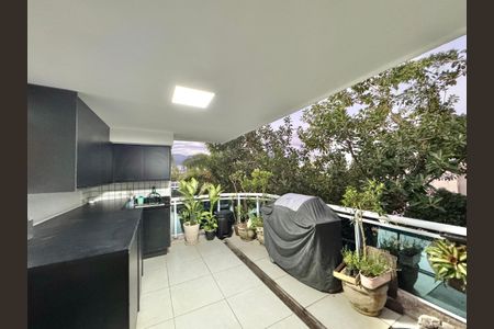 Apartamento à venda com 198m², 3 quartos e 2 vagasVaranda