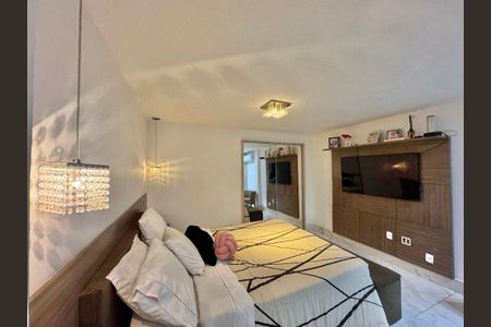 Apartamento à venda com 198m², 3 quartos e 2 vagasSuíte 1