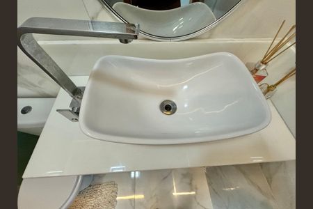 Apartamento à venda com 198m², 3 quartos e 2 vagasBanheiro Social