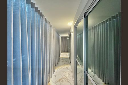 Apartamento à venda com 198m², 3 quartos e 2 vagasCorredor