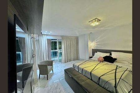 Apartamento à venda com 198m², 3 quartos e 2 vagasSuíte 1