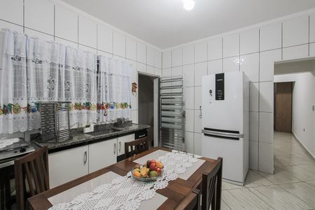 Casa à venda com 220m², 3 quartos e 1 vaga Casa à venda com 220m², 3 quartos e 1 vagaCozinha