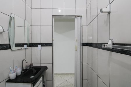 Casa à venda com 220m², 3 quartos e 1 vaga Casa à venda com 220m², 3 quartos e 1 vagaBanheiro