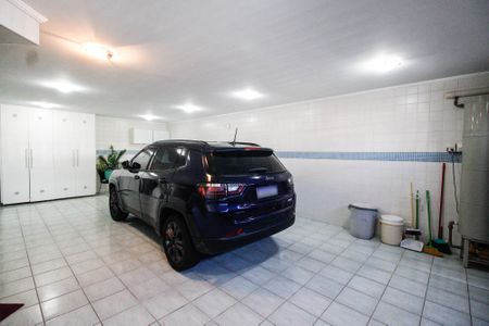 Casa à venda com 280m², 3 quartos e 4 vagas Casa à venda com 280m², 3 quartos e 4 vagasGaragem