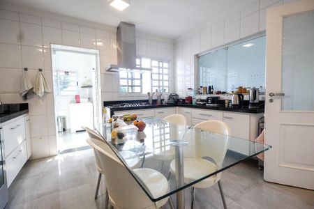 Casa à venda com 280m², 3 quartos e 4 vagas Casa à venda com 280m², 3 quartos e 4 vagasCozinha