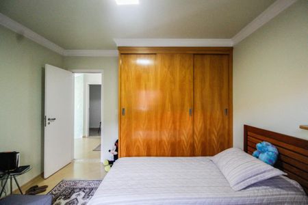 Casa à venda com 280m², 3 quartos e 4 vagas Casa à venda com 280m², 3 quartos e 4 vagasQuarto 2